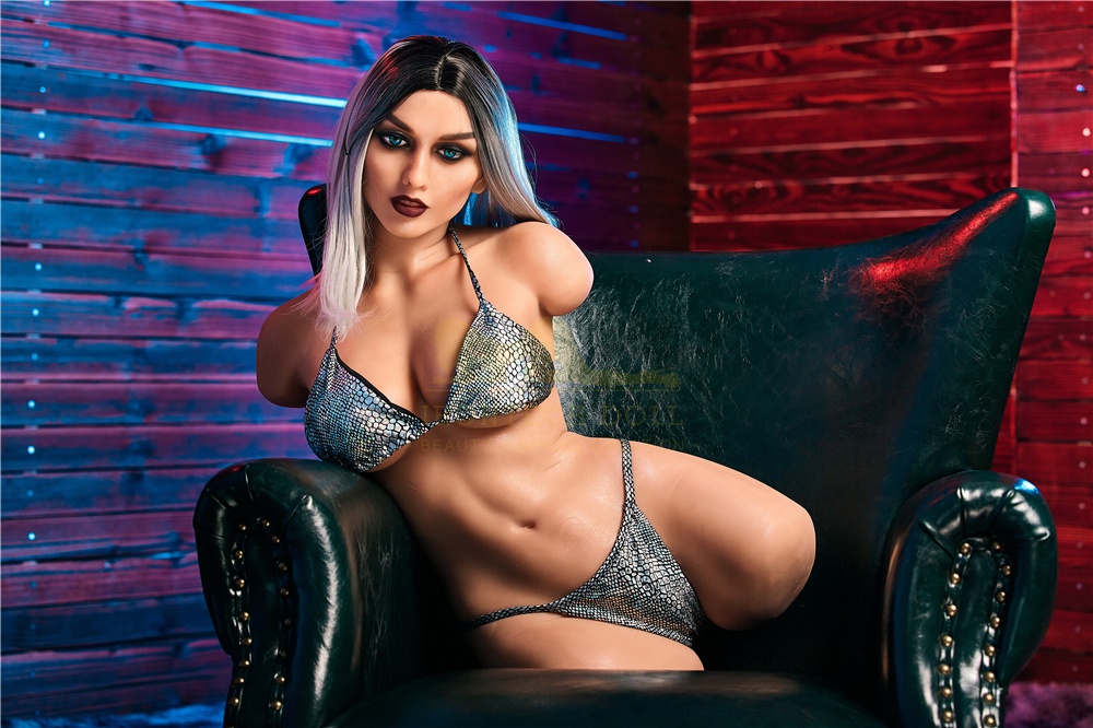 Poupée sexuelle torse TPE 90 cm Selina bronzée