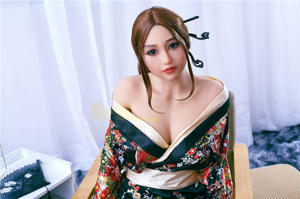 Poupée d'amour japonaise 159cm Saya