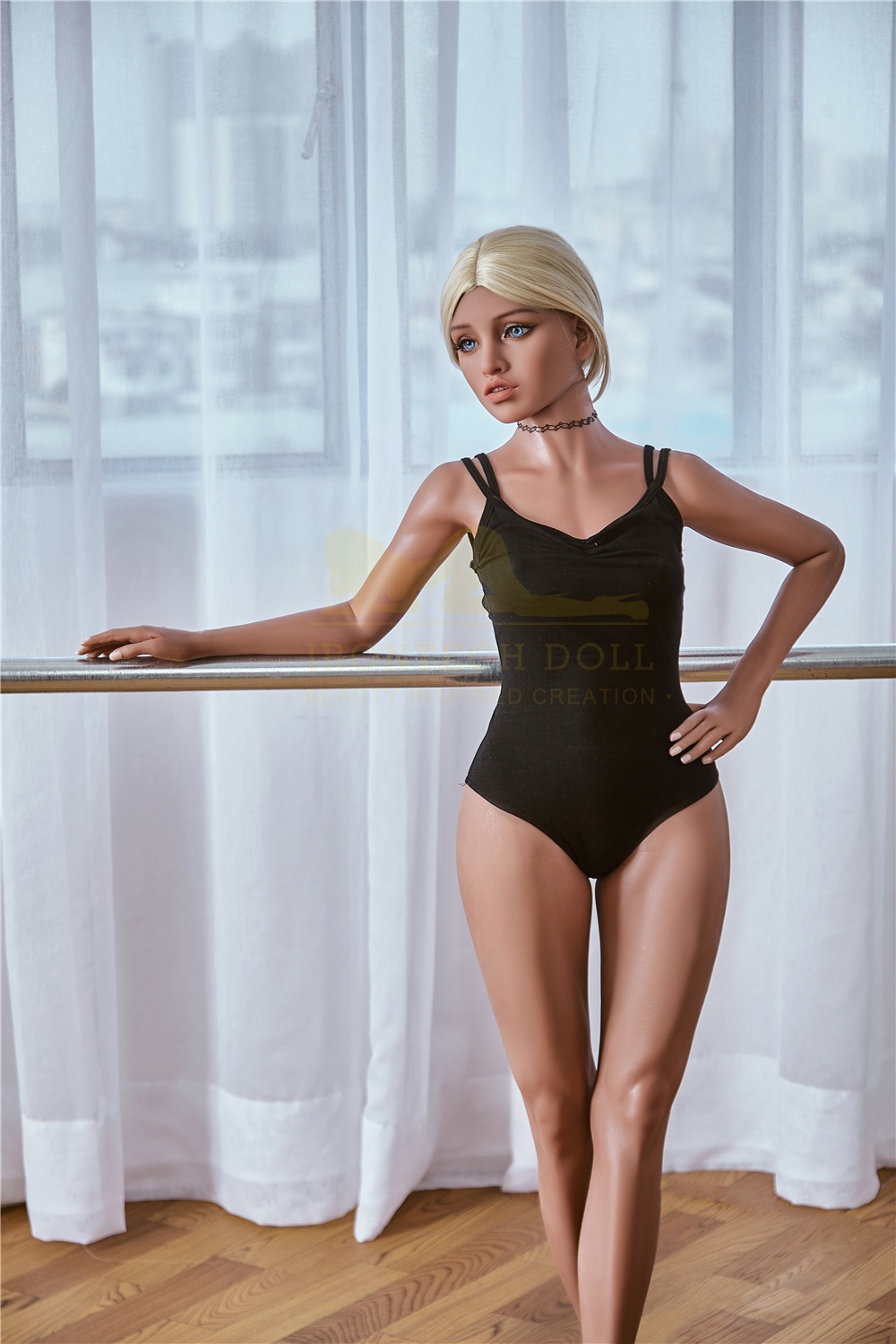 Poupée sexuelle Victoria 150 cm Irontech Doll